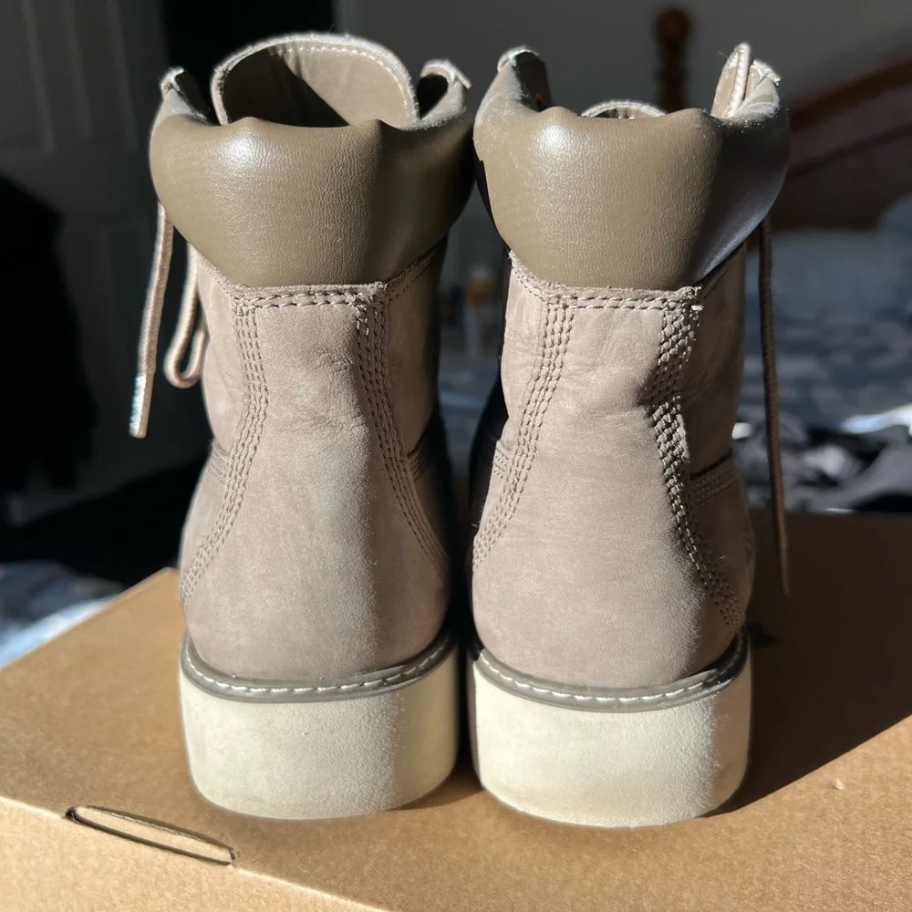 Timberland Women’s Taupe Lace-Up Boots - Picture 3 of 3
